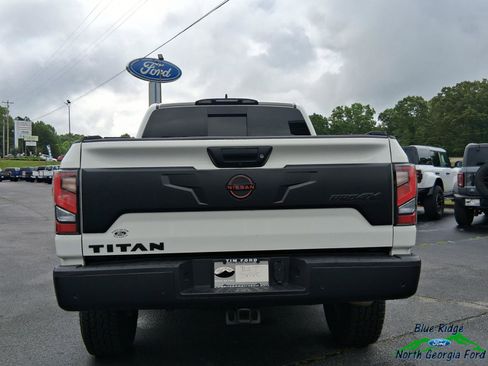 Used 2024 Nissan Titan PRO-4X w/ Pro-4x Convenience Package AWD/4WD image 4
