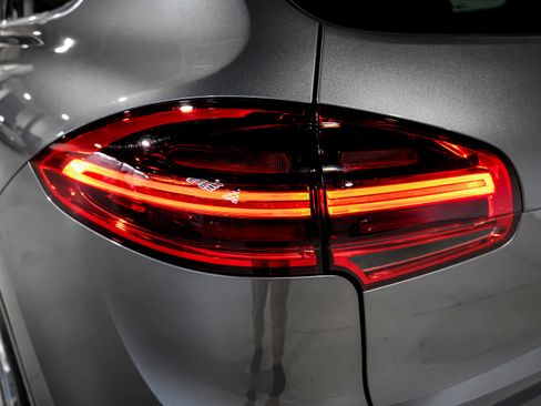 Used 2015 Porsche Cayenne Diesel image 40