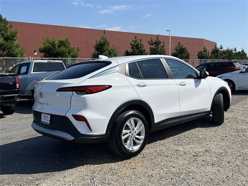 New 2026 Buick Envista Preferred image 3