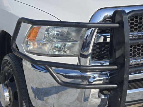 Used 2017 RAM 3500 Tradesman w/ Chrome Appearance Group image 9