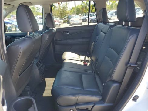 Used 2021 Honda Pilot Touring image 8