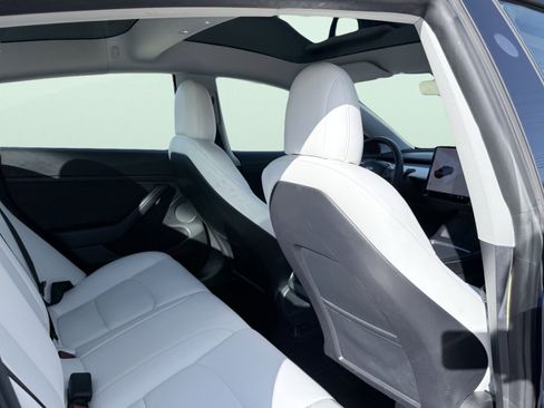 Used 2021 Tesla Model 3 Long Range image 36