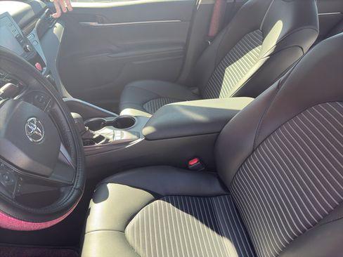 Used 2023 Toyota Camry SE image 6