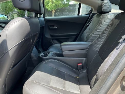 Used 2014 Chevrolet Volt Premium w/ Premium Trim Package FWD image 9