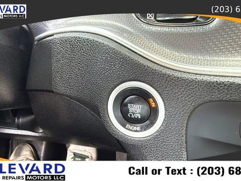 Used 2013 Dodge Charger SE w/ Sport Appearance Group image 16