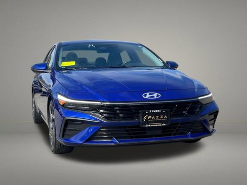 Used 2025 Hyundai Elantra Limited FWD image 8