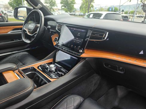 Used 2024 Jeep Grand Wagoneer L Series III AWD/4WD image 12
