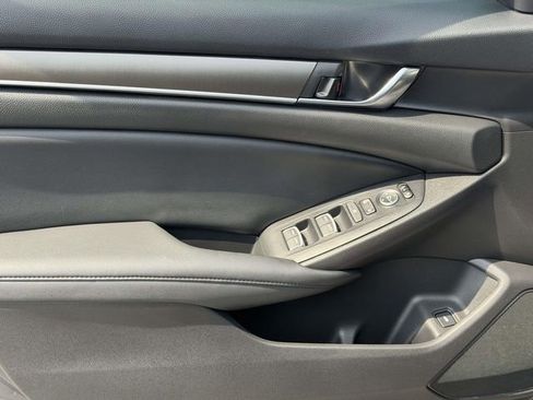 Used 2021 Honda Accord Hybrid image 6