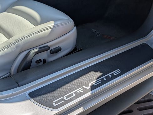 Used 2006 Chevrolet Corvette Coupe w/ Preferred Equipment Group RWD image 20