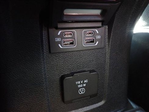 Used 2023 Jeep Wrangler Unlimited Rubicon w/ Cold Weather Group AWD/4WD image 10
