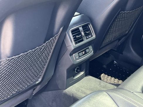 Used 2018 Audi Q5 2.0T Premium Plus w/ Premium Plus Package AWD/4WD image 23