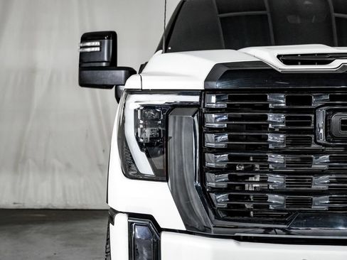 Used 2024 GMC Sierra 3500 Denali Ultimate AWD/4WD image 41