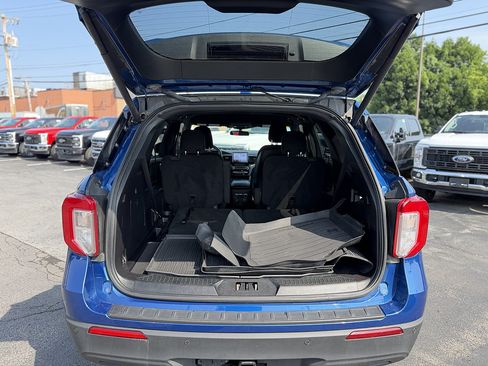 Used 2020 Ford Explorer XLT w/ Comfort Package AWD/4WD image 6