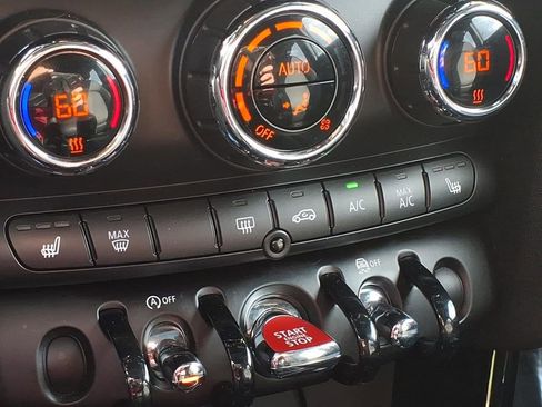 Used 2019 MINI Cooper 2-Door Hardtop w/ Signature Upholstery Package FWD image 13