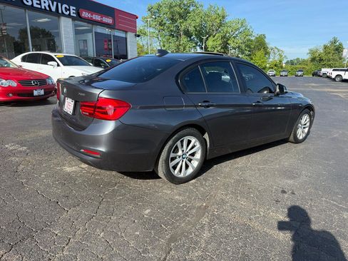 Used 2018 BMW 320i xDrive Sedan AWD/4WD image 6
