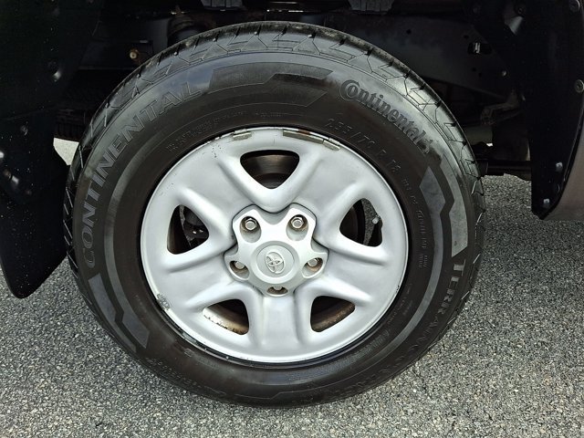 Used 2013 Toyota Tundra 4x4 Double Cab w/ Tow Pkg image 13