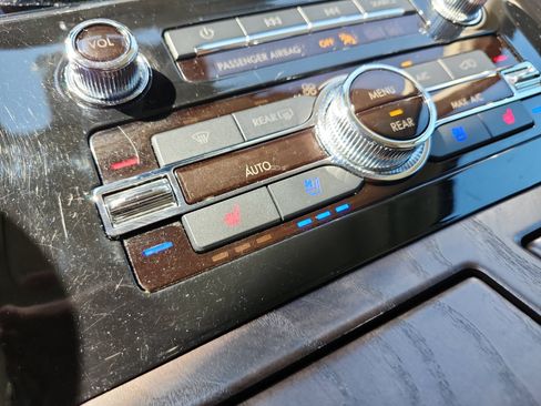 Used 2019 Lincoln Navigator Reserve AWD/4WD image 25