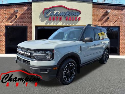 Used 2021 Ford Bronco Sport Outer Banks w/ Outer Banks Package AWD/4WD image 9
