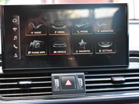 Used 2021 Audi Q5 Prestige w/ Prestige Package AWD/4WD image 31