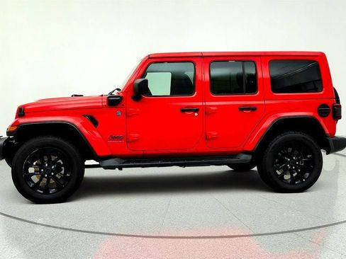 Used 2025 Jeep Wrangler Unlimited Sahara AWD/4WD image 8