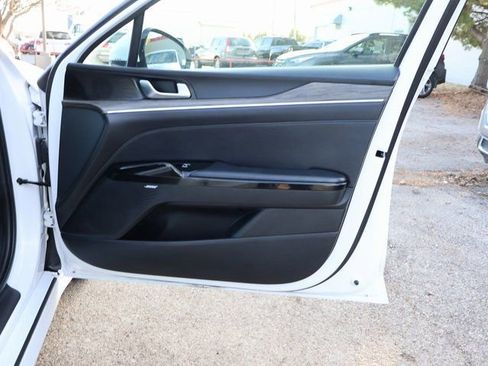 Used 2022 Kia K5 EX w/ EX Premium Package image 9