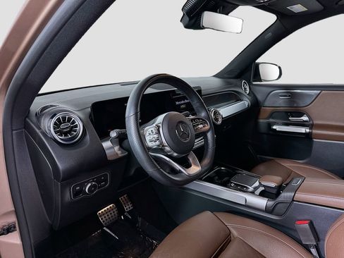 Used 2022 Mercedes-Benz GLB 250 image 4
