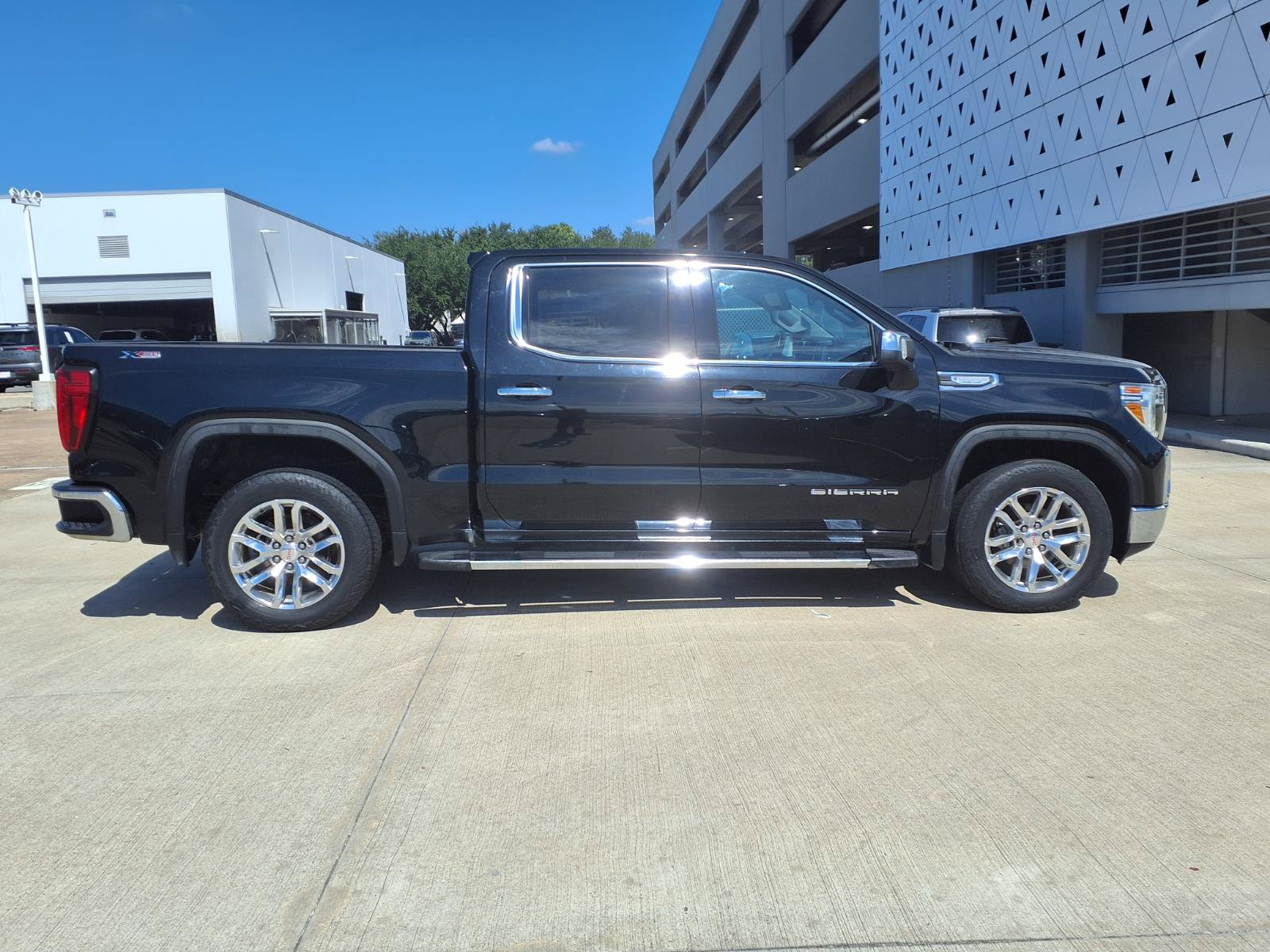 Used 2021 GMC Sierra 1500 SLT AWD/4WD image 29
