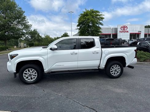 Used 2024 Toyota Tacoma SR5 RWD image 3