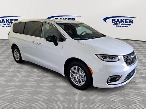 New 2025 Chrysler Pacifica Select FWD image 2