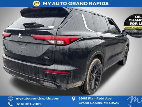Used 2023 Mitsubishi Outlander SEL Black Edition image 4