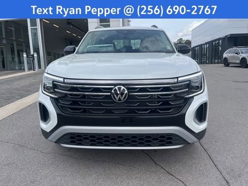 New 2026 Volkswagen Atlas Peak Edition AWD/4WD image 2