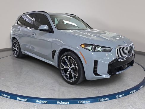 Used 2024 BMW X5 xDrive50e w/ M Sport Package AWD/4WD image 4