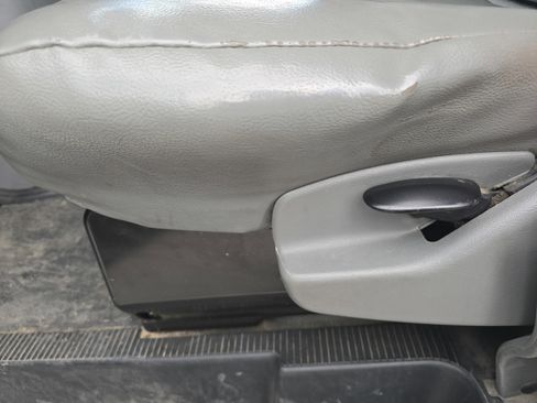 Used 2019 Ford E-350 and Econoline 350 Super Duty w/ Power Windows & Locks Group image 10