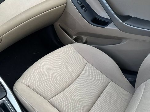 Used 2016 Hyundai Elantra SE FWD image 14