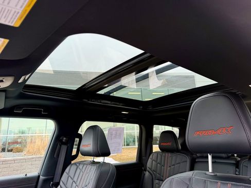 Used 2025 Nissan Armada PRO-4X w/ Pro-4X Premium Package image 31