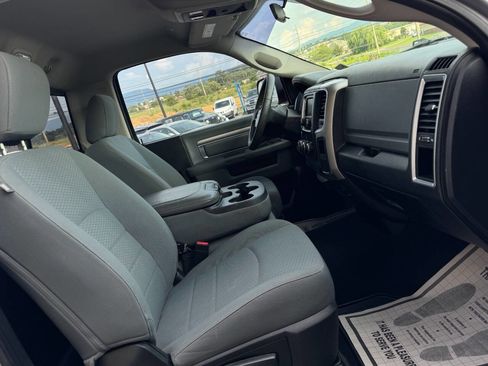 Used 2019 RAM 1500 Classic SLT image 8