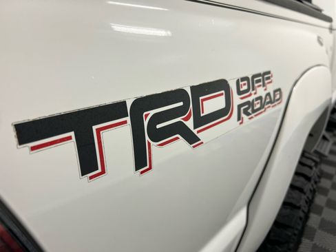 Used 2014 Toyota Tacoma 4x4 Double Cab w/ TRD Off-Road Package image 29
