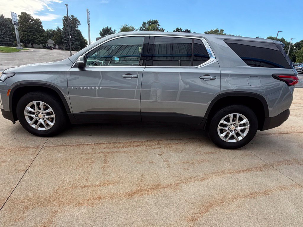 Used 2023 Chevrolet Traverse LS w/ Safety Package AWD/4WD image 6