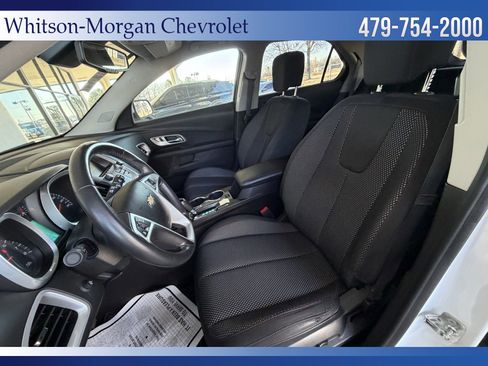 Used 2017 Chevrolet Equinox LT w/ Convenience Package image 9