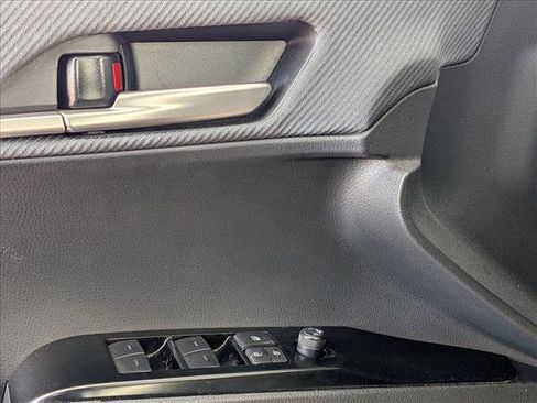 Used 2025 Toyota Camry SE w/ Convenience Package image 3