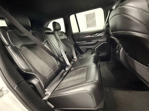 Used 2022 Jeep Grand Cherokee Altitude image 20