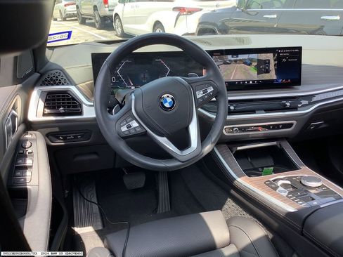Used 2024 BMW X5 xDrive40i w/ Premium Package AWD/4WD image 9
