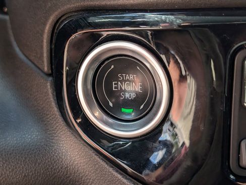 Used 2025 GMC Sierra 1500 SLE RWD image 26