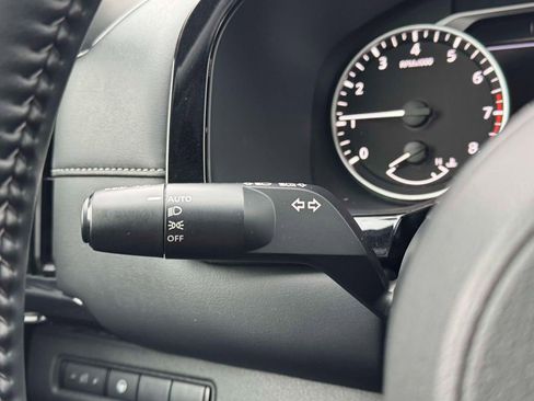 Certified 2024 Nissan Pathfinder SV image 24