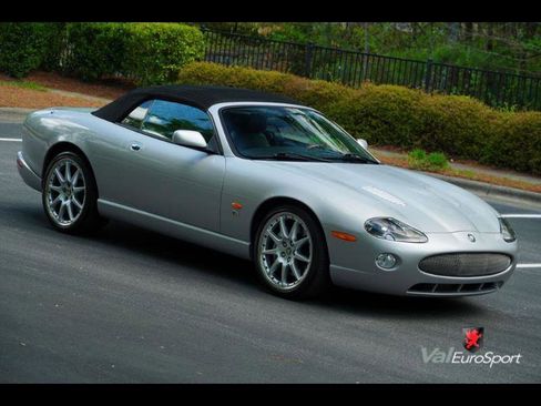 Used 2005 Jaguar XK8 Convertible image 2