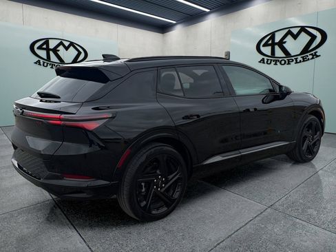 Used 2026 Chevrolet Equinox EV RS FWD image 3