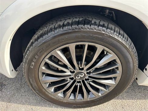 Used 2024 INFINITI QX80 Sensory w/ All-Season Package image 23