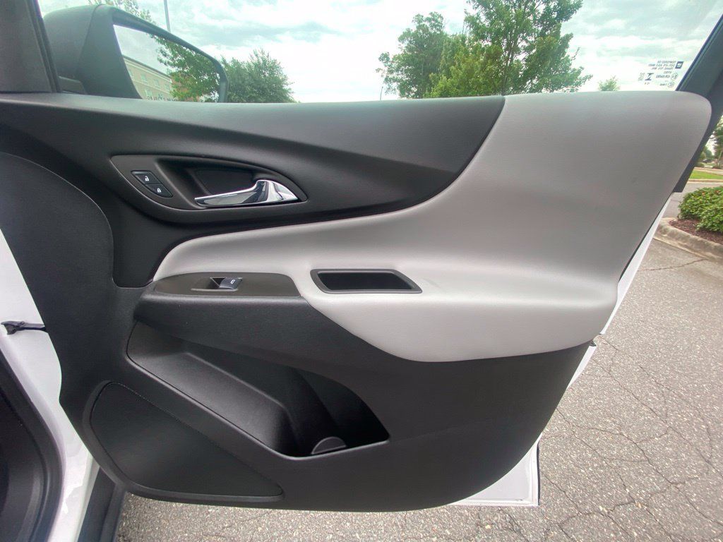 Used 2024 Chevrolet Equinox LS FWD image 44