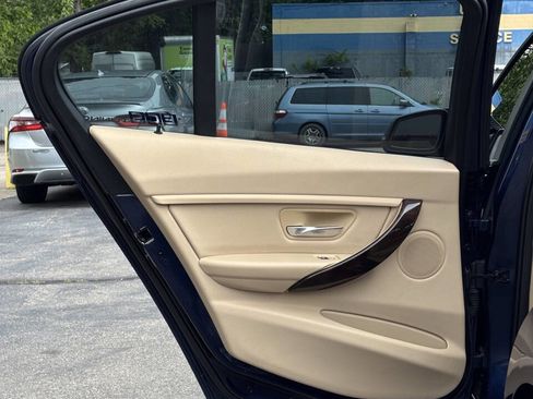 Used 2016 BMW 320i xDrive Sedan AWD/4WD image 11