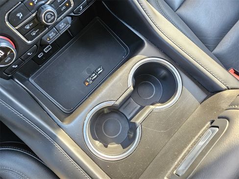 Used 2023 Chevrolet Suburban Z71 image 15